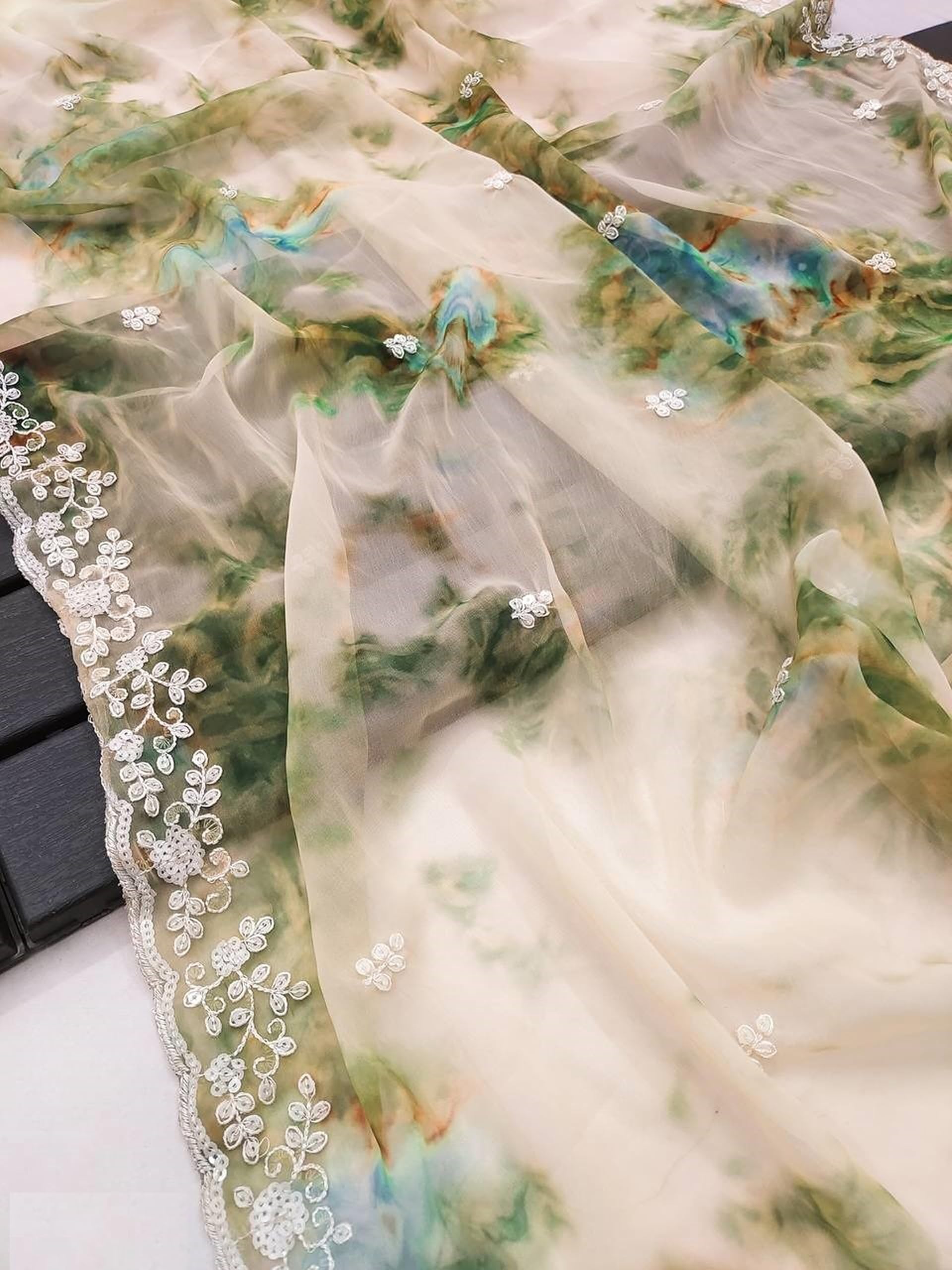 TRENDMALLS Women's Georgette Digital Printed Embroidery Saree with Unstitched Blouse Piece (K1137-Green-) - Image 7